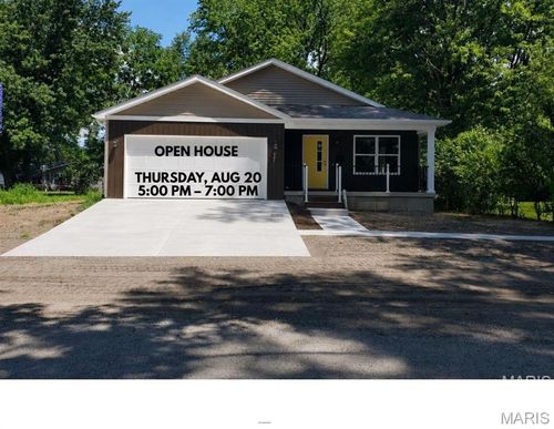421 E Schuetz St, Lebanon, IL, 62254-1663 | Card Image