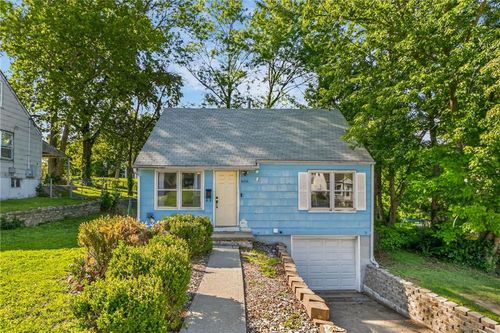 656 Thornton St, Liberty, MO, 64068-2139 | Card Image