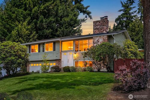 10704 126th Avenue Ne, Kirkland, WA, 98033 | Card Image