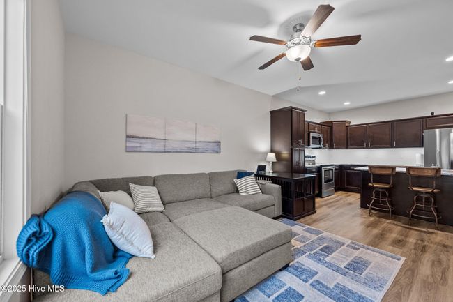 323 S Stingray Ln, Townhouse with 3 bedrooms, 3 bathrooms and 1 parking in Sneads Ferry NC | Image 11