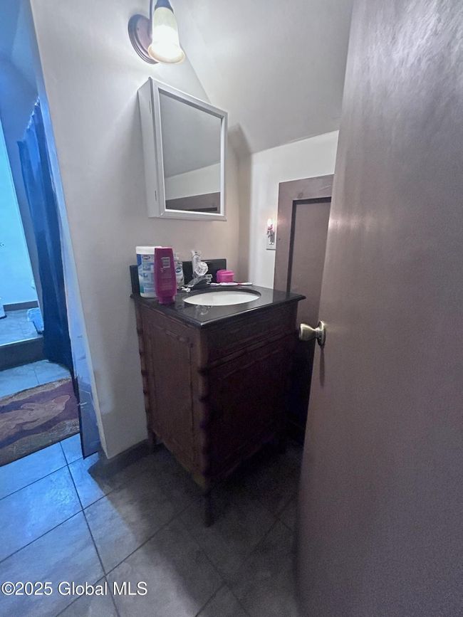 Unit 3 Full Bath 2 | Image 52