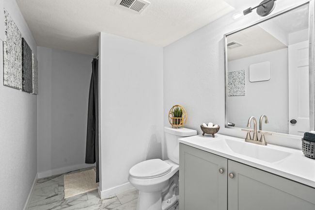 Lower level full bath | Image 40