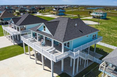 3025 Carioca Court, House other with 4 bedrooms, 3 bathrooms and null parking in Crystal Beach TX | Image 2