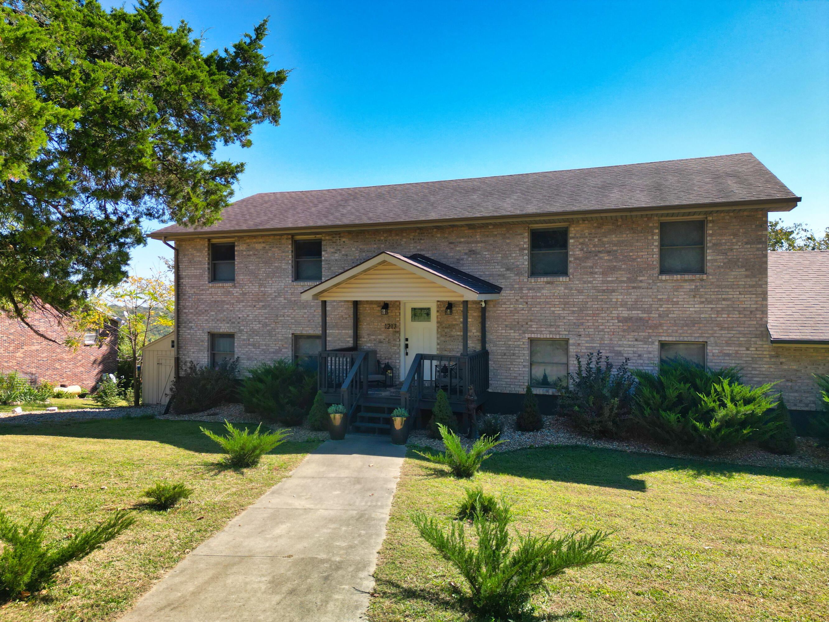 Rackers Rd, Jefferson City, MO 65101