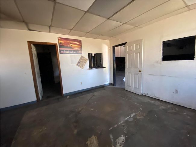 8420 Airport Rd, Home with 0 bedrooms, 0 bathrooms and null parking in Berkeley MO | Image 12