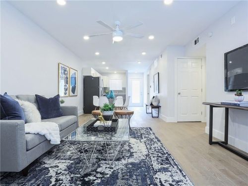 apt-217-909 Reinli St, Austin, TX, 78751-1510 | Card Image