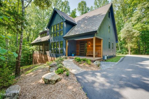 379 Hideaway Farm Rd, Piney Flats, TN, 37686-3526 | Card Image