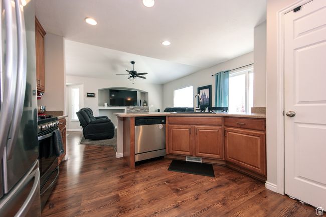 Another Kitchen view | Image 10