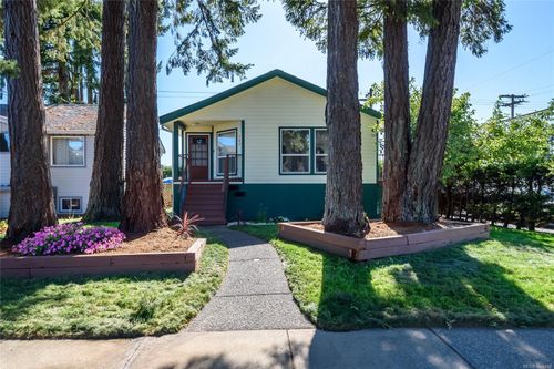 792 12th St, Courtenay, BC, V9N1V4 | Card Image
