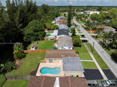 6620 Nw 21st St, House other with 3 bedrooms, 2 bathrooms and null parking in Sunrise FL | Image 2