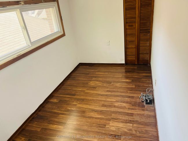494 Rankin Ave, House other with 6 bedrooms, 2 bathrooms and 2 parking in Windsor ON | Image 10