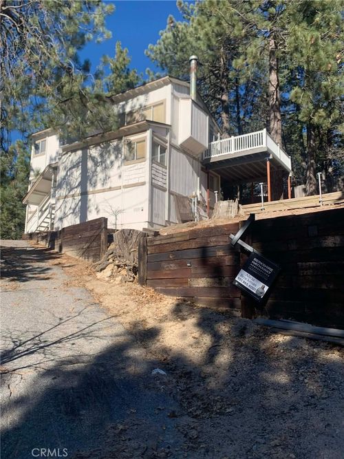 32490 Scandia Dr, Running Springs, CA, 92382-7517 | Card Image