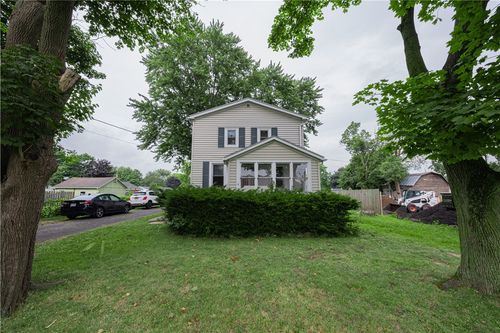 6 N Newark St, Phelps, NY, 14532-9709 | Card Image