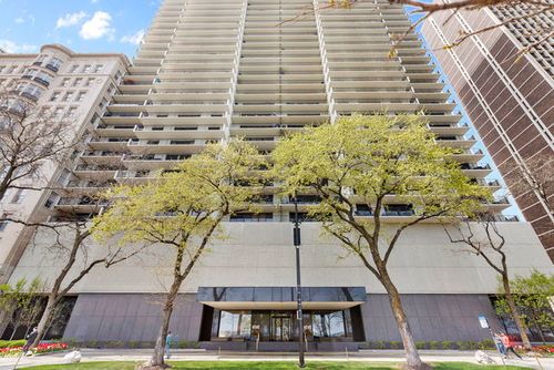 8bn-1212 N Lake Shore Dr, Chicago, IL, 60610-6660 | Card Image