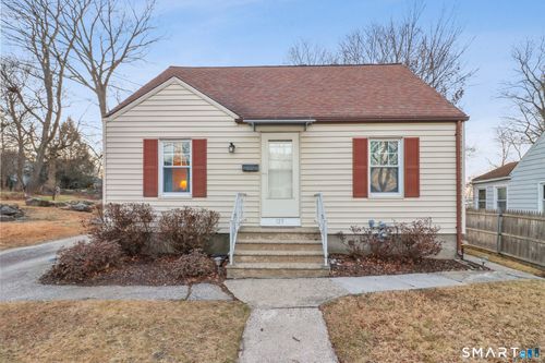 125 Macarthur Dr, Waterbury, CT, 06704-2241 | Card Image