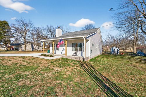 120 Melrose St, Mc Ewen, TN, 37101-4561 | Card Image