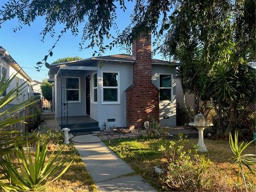 3106 W Chandler Blvd, Burbank, CA, 91505-2645 | Card Image