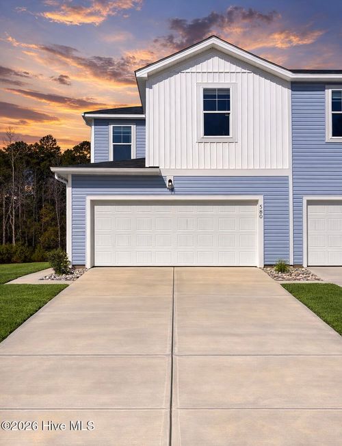 580 Sandy Hollow Dr, Jacksonville, NC, 28540-6400 | Card Image