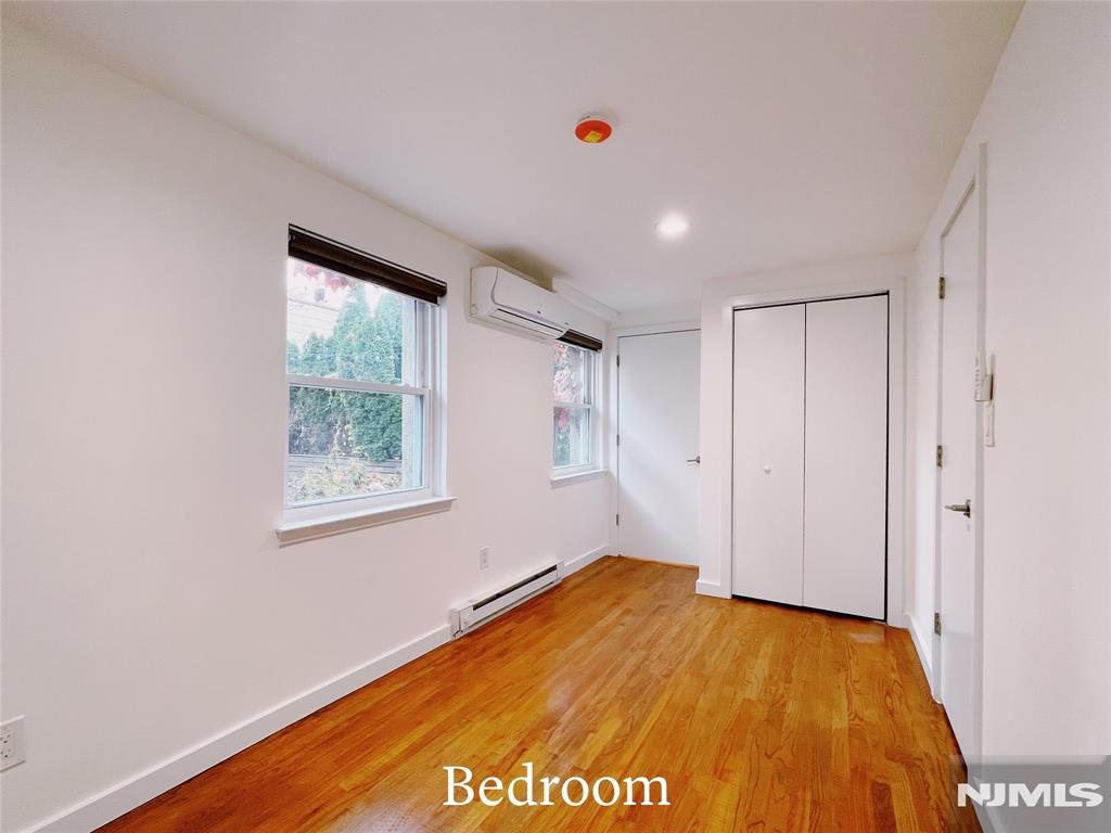 Residential Lease in Edgewater 3