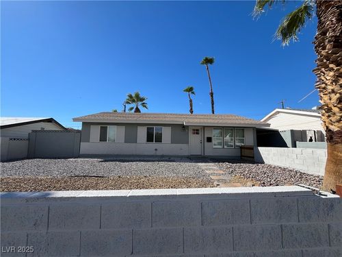 5305 Sugarfoot Ave, Las Vegas, NV, 89107-1715 | Card Image
