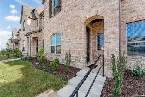 6580 Iron Horse Blvd, North Richland Hills, TX, 76180-6014 | Card Image