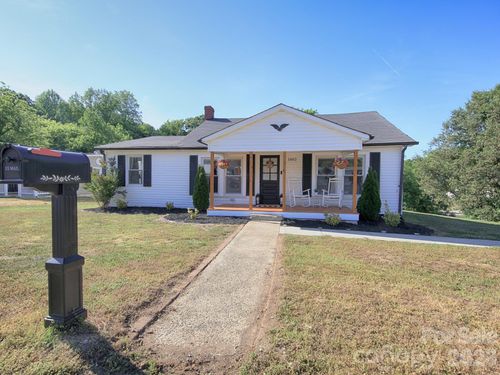 1002 Aiken St, Kannapolis, NC, 28081-4625 | Card Image