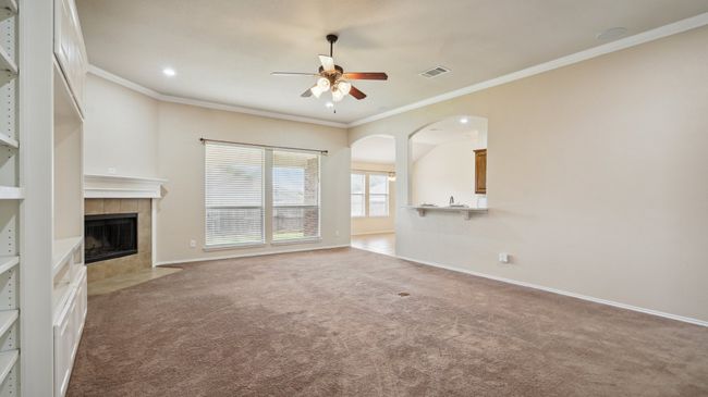 613 W Sheila Cir, House other with 4 bedrooms, 2 bathrooms and null parking in Joshua TX | Image 7