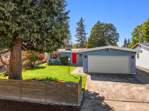 16021 15th Ave Sw, Burien, WA, 98166-2851 | Card Image