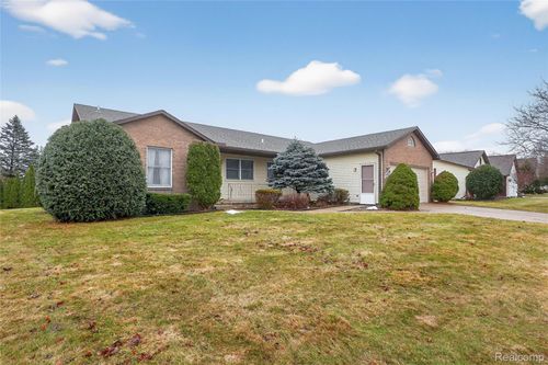 7479 Country Meadow Dr, Swartz Creek, MI, 48473-1400 | Card Image