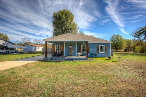 423 Oak Leaf Trl, East Tawakoni, TX, 75472-7174 | Card Image