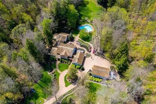 1160 Fox Hill Dr, Gates Mills, OH, 44040-9690 | Card Image