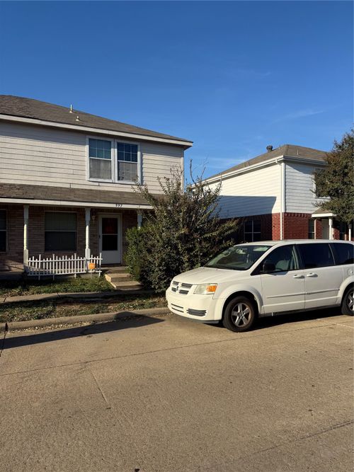 997 Tennessee Trl, Arlington, TX, 76017-6372 | Card Image
