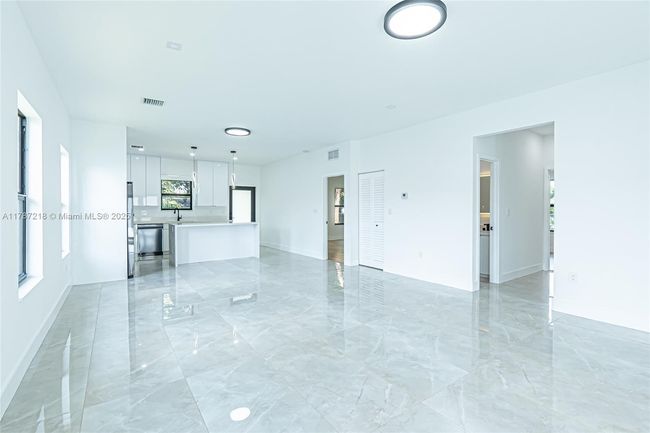 0 - 2739 Nw 7 Th St, House other with 4 bedrooms, 3 bathrooms and null parking in Fort Lauderdale FL | Image 6