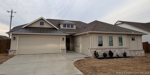 7112 S Kalanchoe Ave, Broken Arrow, OK, 74011-7494 | Card Image