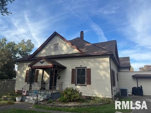 306 S Madison St, Marion, IL, 62959-3135 | Card Image