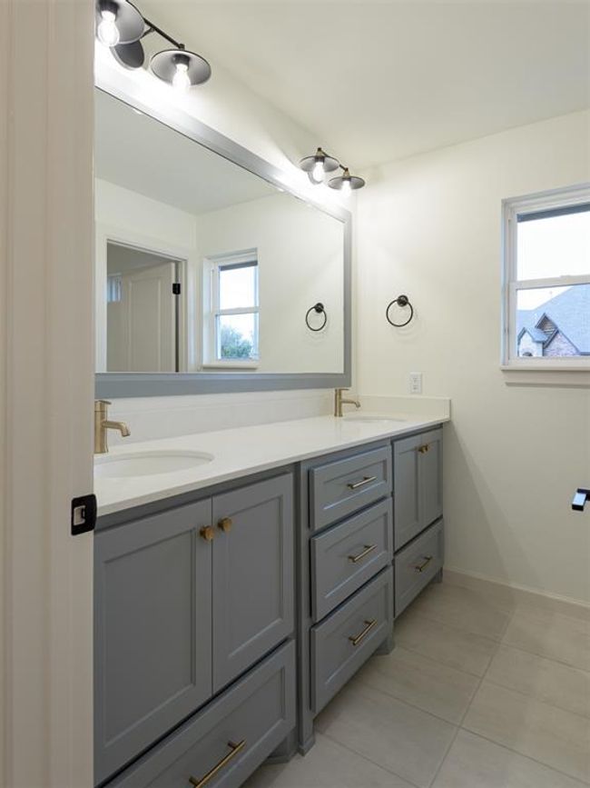 12129 Sw 45 Th Ter, House other with 4 bedrooms, 2 bathrooms and null parking in Mustang OK | Image 32