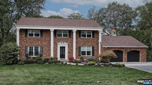 23 Erli St, Wayne, NJ, 07470-4303 | Card Image