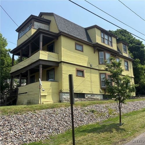 429 Grant Ave, Syracuse, NY, 13207-1233 | Card Image