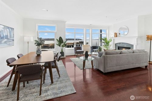 216-1900 Alaskan Way, Seattle, WA, 98101-1066 | Card Image