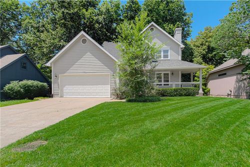 1500 Amesbury Ave, Liberty, MO, 64068-3256 | Card Image