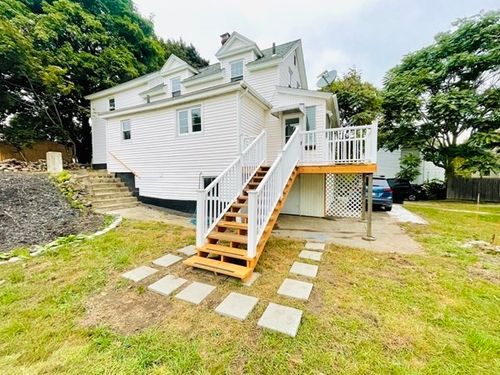 9 Dervin Pl, Clinton, MA, 01510-3617 | Card Image