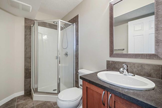 19 Rockyspring Green Nw, House other with 4 bedrooms, 4 bathrooms and 4 parking in Calgary AB | Image 37