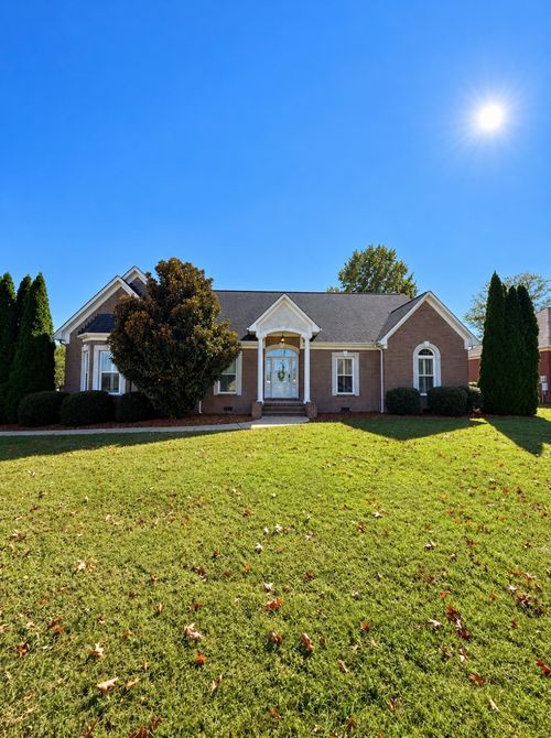 724 Toben Ter, Lawrenceburg, TN, 38464-5336 | Card Image
