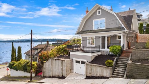 3807 E Jefferson St, Seattle, WA, 98122-6439 | Card Image