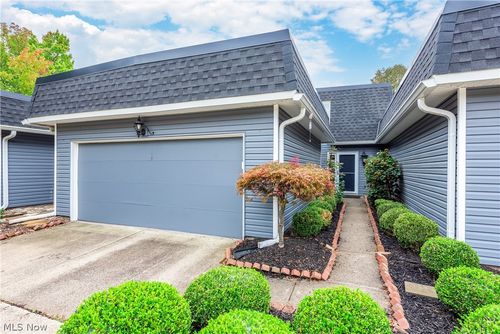 19245 Briarwood Ln, Strongsville, OH, 44149-3109 | Card Image