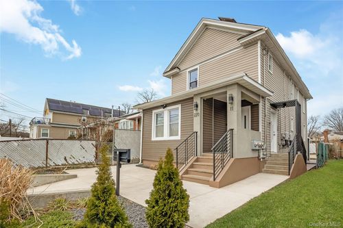 22011 139th Ave, Springfield Gardens, NY, 11413-2712 | Card Image