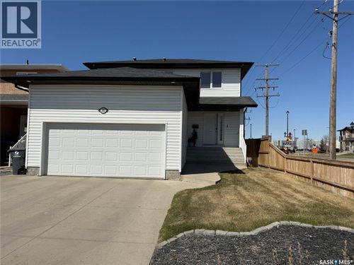 3102 37th St W, Saskatoon, SK, S7L7H9 | Card Image