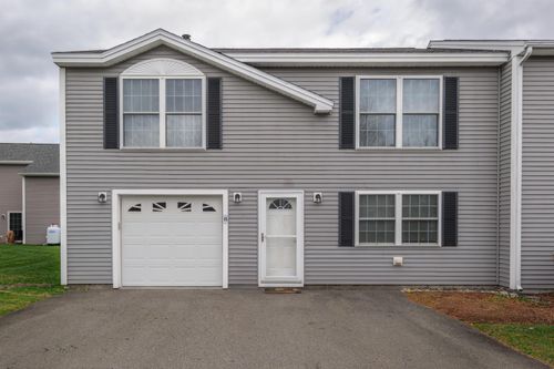 15-15 Red Sox Ln, Raymond, NH, 03077-1289 | Card Image