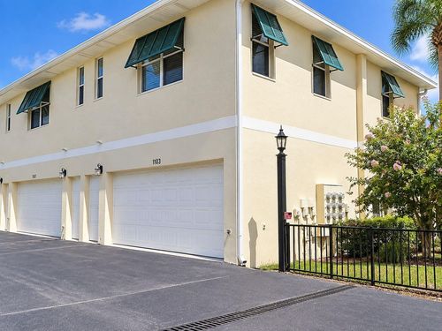 1103 Islamorada Ln, Tampa, FL, 33606-1955 | Card Image