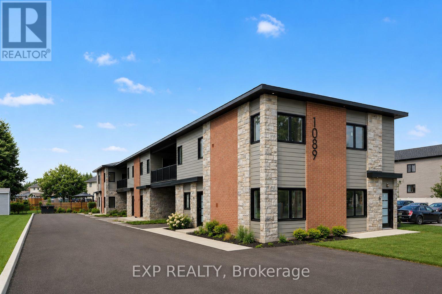 Residential Lease in Russell 2